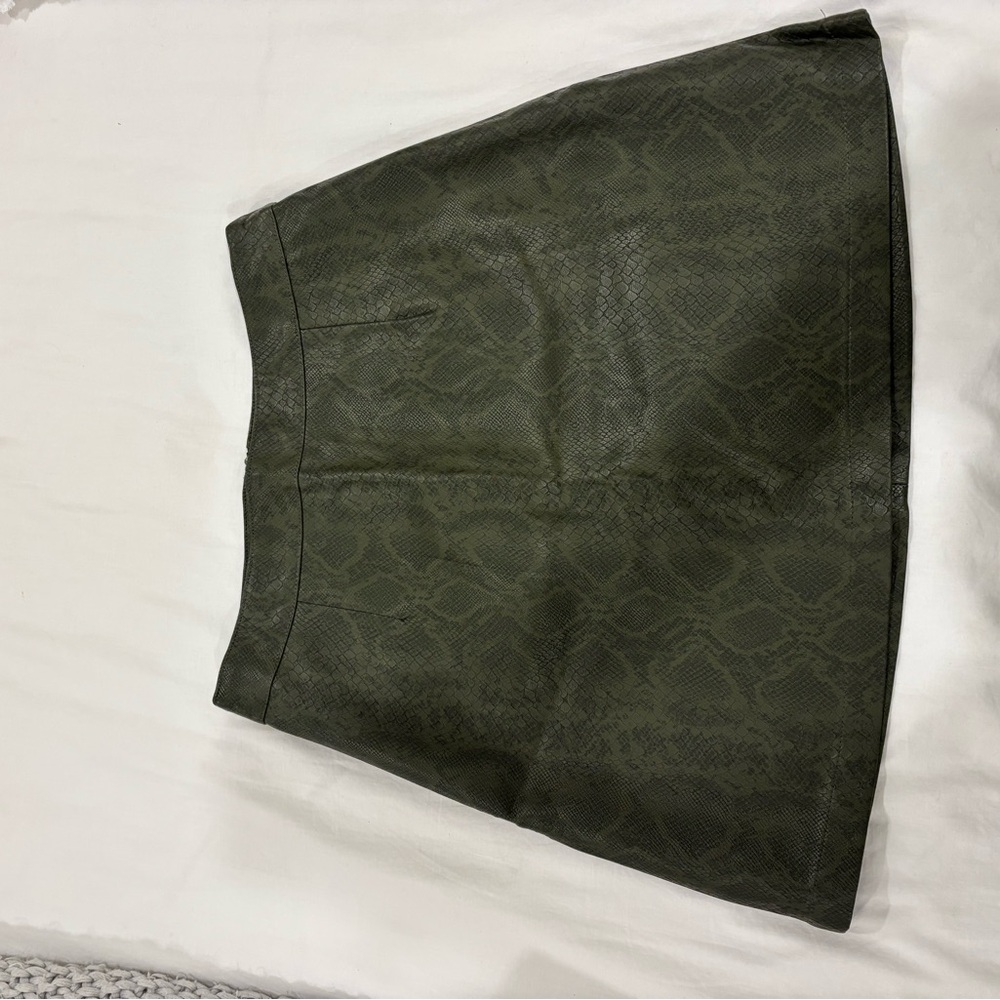 NWT BB Dakota Green A-Line Leather Mini Skirt